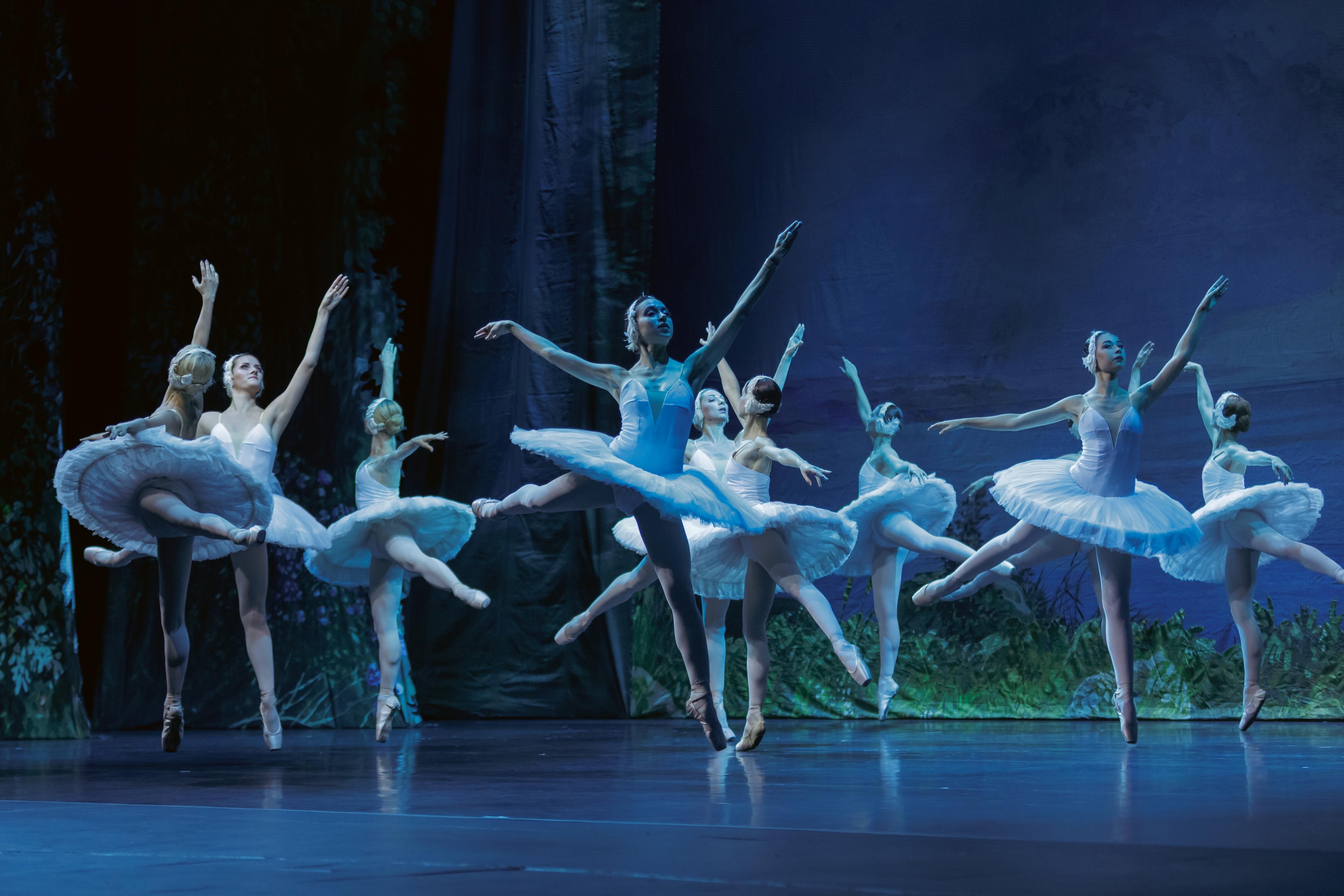 Ballet dancers on stage